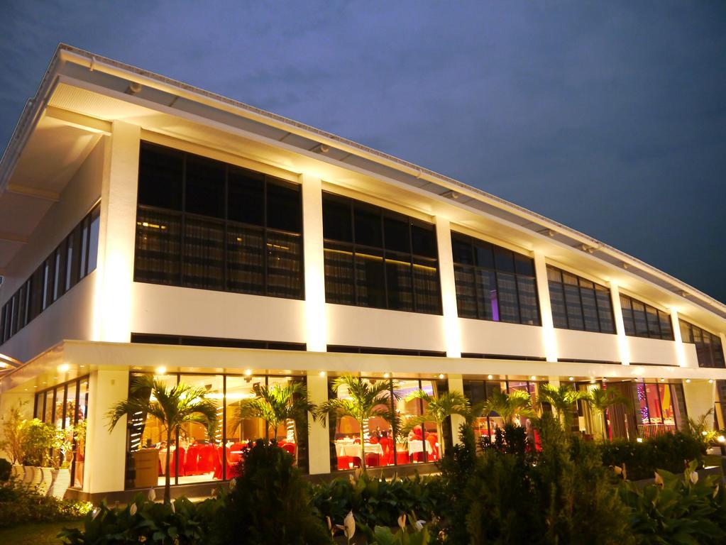 Look Royal Resort Chiayi Exterior foto The 1950s-built, now-demolished, National Museum of Natural History